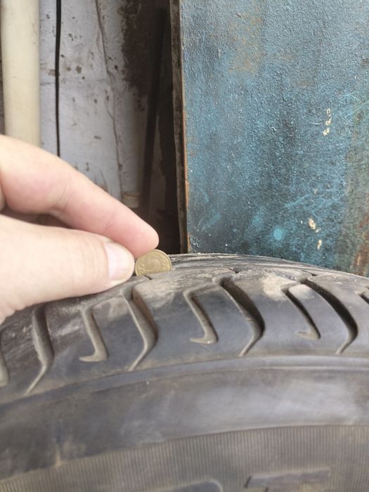 Продам летнюю резину с дисками