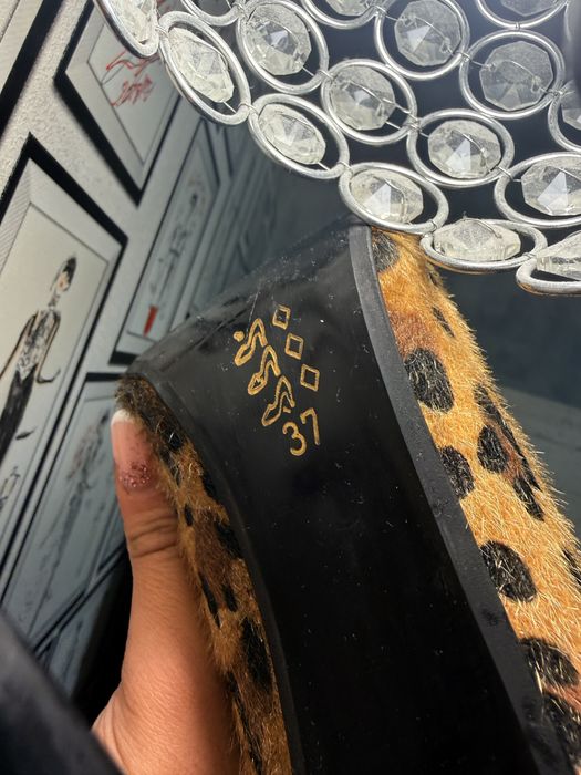 Обувки на ток+подарък=ТОП оферта!