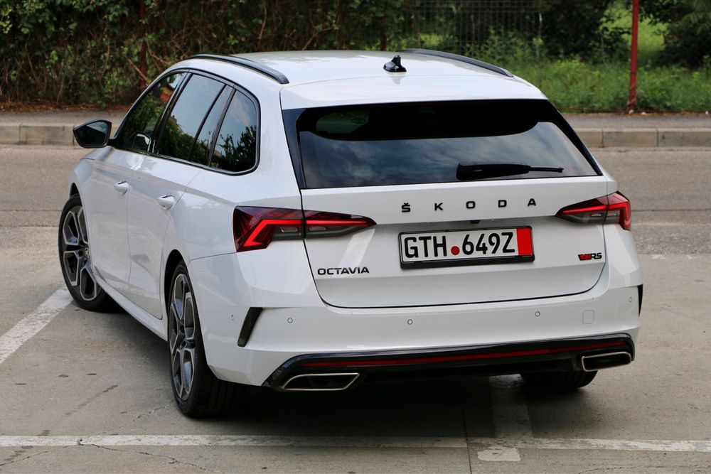 Skoda Octavia RS 2023 2.0 200cp Euro6 Automat / Virtual / Carplay / Keyless / Masaje / Camere / Impecabila