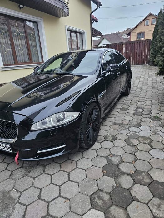 Vând sau schimb jaguar xj perfect funcțional avariata aripa fata