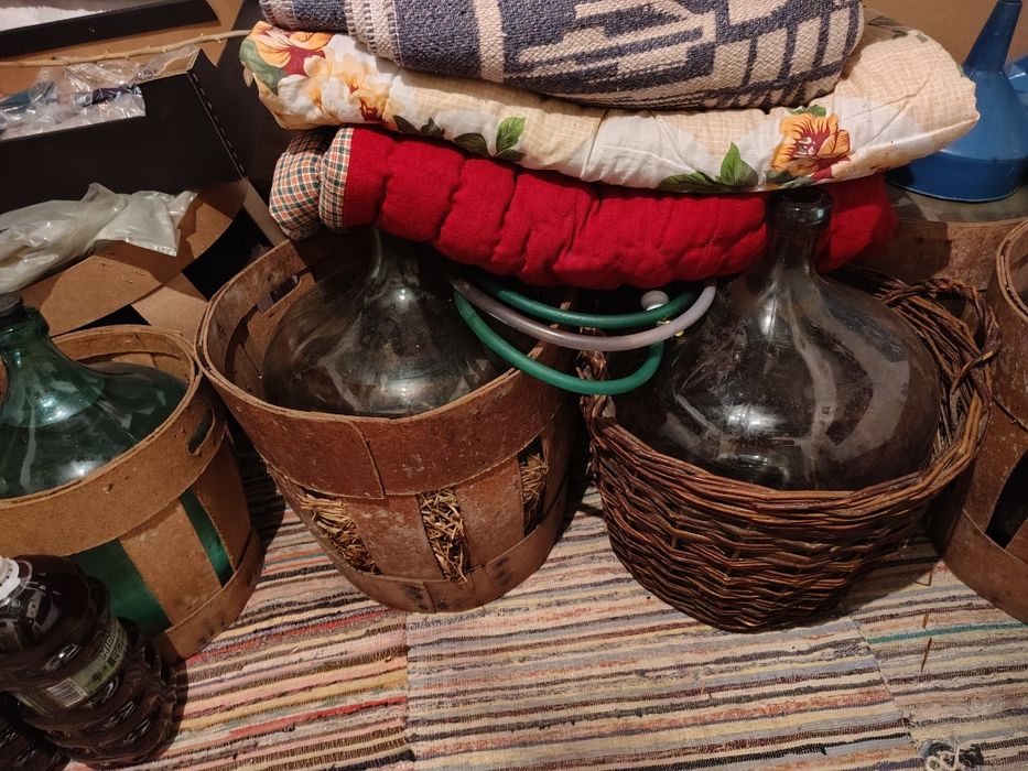 Damigene cu coș 50 litri.