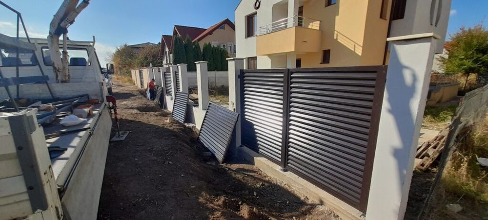 Garduri din sipca metalica, panouri stil jaluzele, tabla cutata, plasă