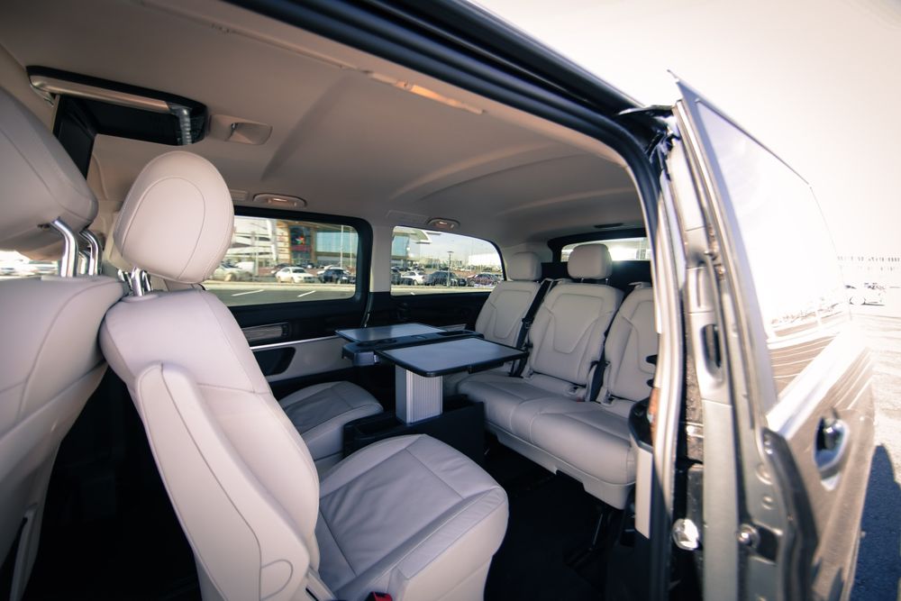 Аренда, прокат минивэна Mercedes V Мерседес В класс Class, Viano ...