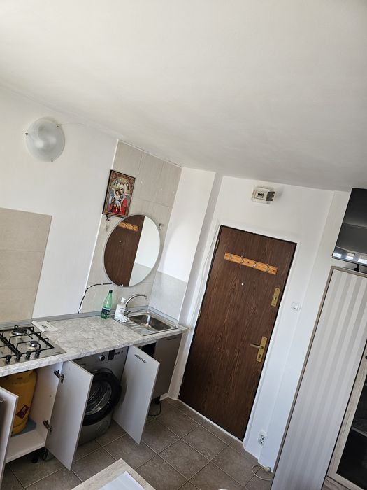 Ofer spre închiriere garsonieră,(Cameră 10 m")direct proprietar