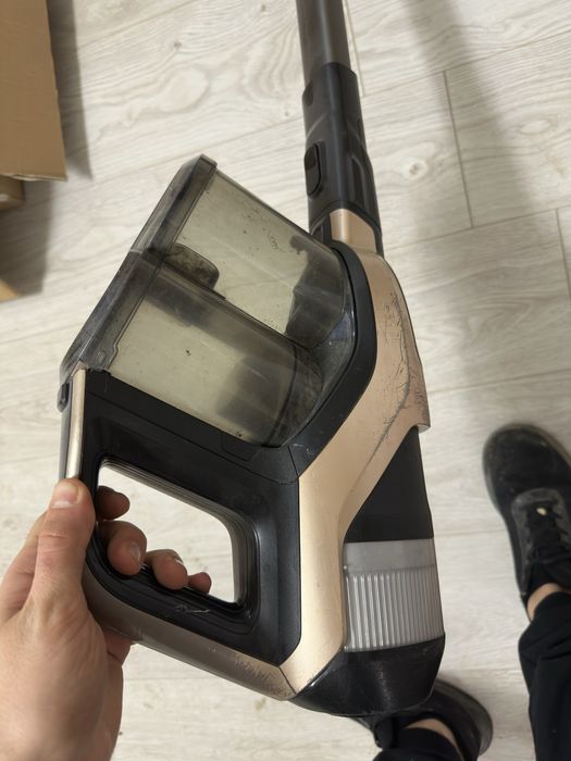 Aspirator vertical PHILIPS SpeedPro Max 25.2V defect, 75 min,perie led