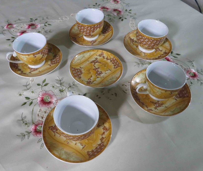 Чашечки кофейныес блюдцами, форма  СССР                  .