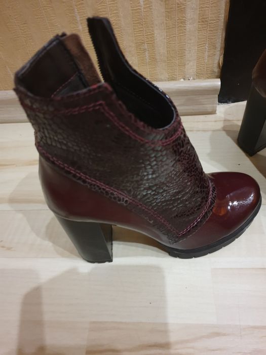 Дамски лачени боти от естествен лак