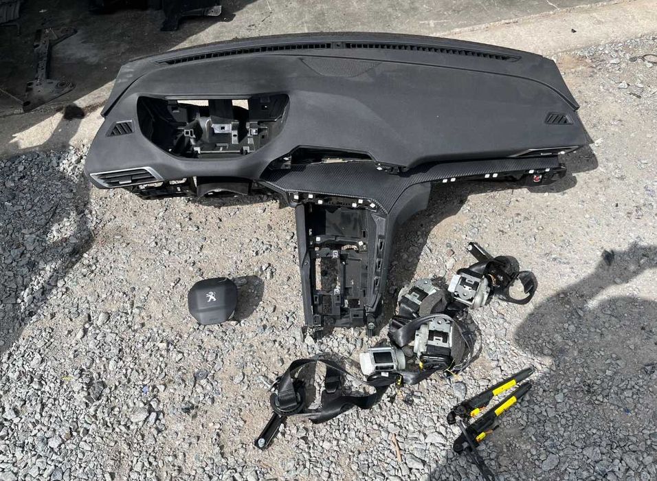 Арматурно табло колани airbag Peugeot 3008 5008 II 2 ot 2017 Original