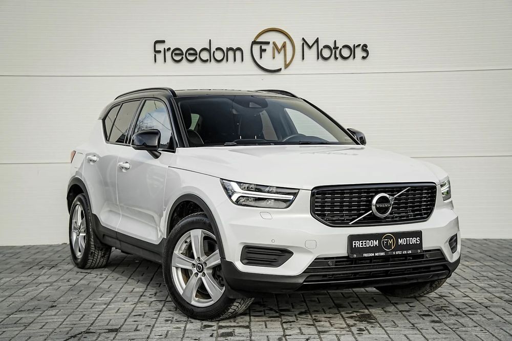 Volvo XC 40 R-Design T5 Recharged, Camera, Keyless, Garantie Volvo 12 luni