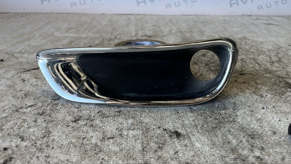 Jeep Grand Cherokee MK2 решетка за халоген ляв и десен