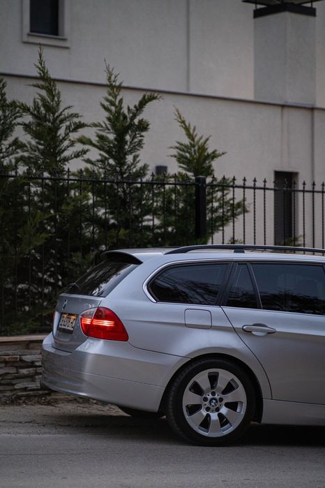 BMW 325i (218hp) Automat | ПАНОРАМА | Напълно Обслужена!