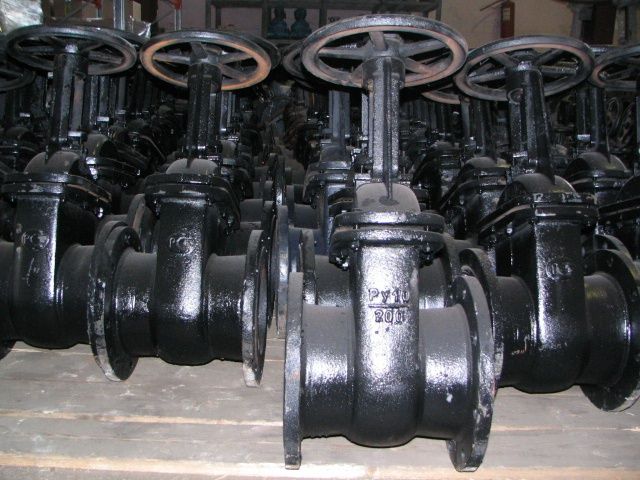 Задвижки стальные и чугунные пр.Россия в ташкенте оптом и в розницу
