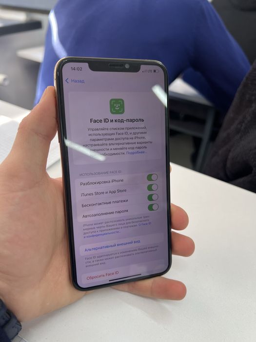 Iphone xs max srochna sotiladi