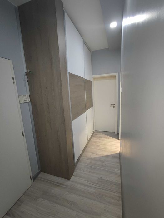 Дава се под наем Двустаен апартамент в София, Гоце Делчев - 60 кв.м за 612 € - Снимка #2