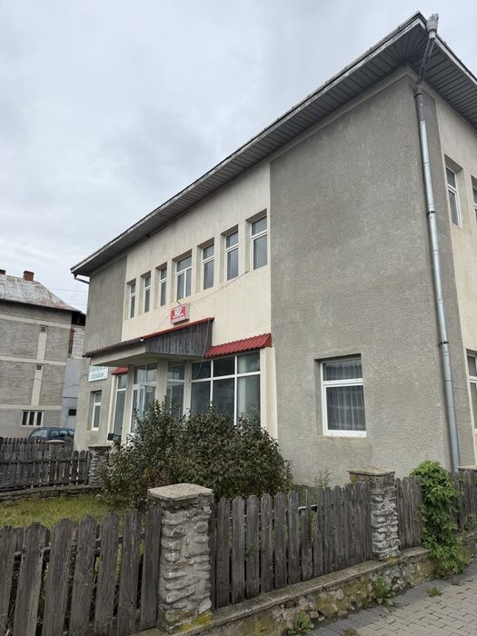 Cladire cu teren