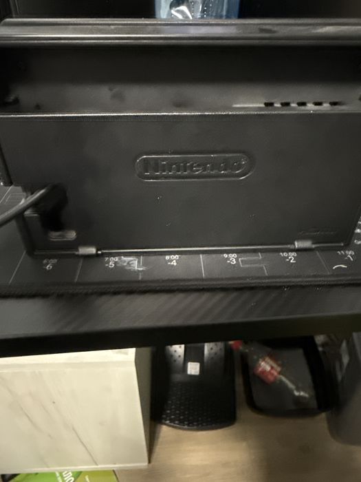 Nintendo switch black в перфектно състояние без стил дрифт и има игри