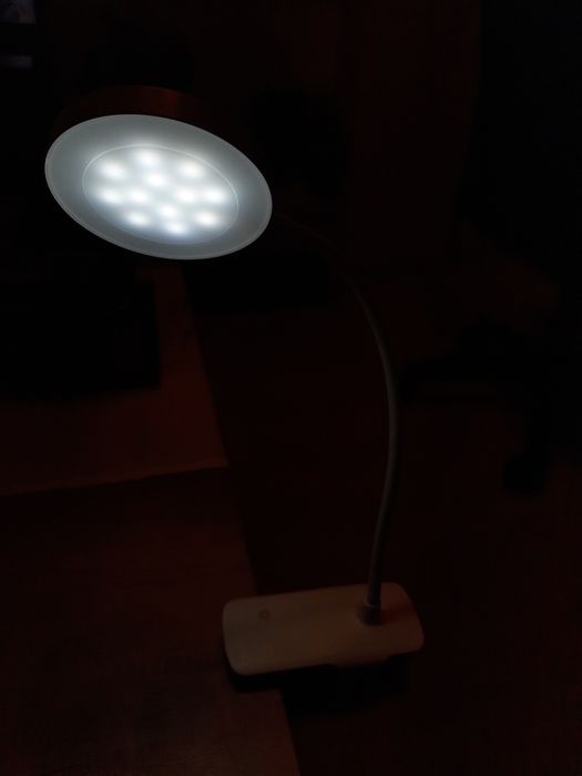 Vand lampa LED cu clema reincarcabila