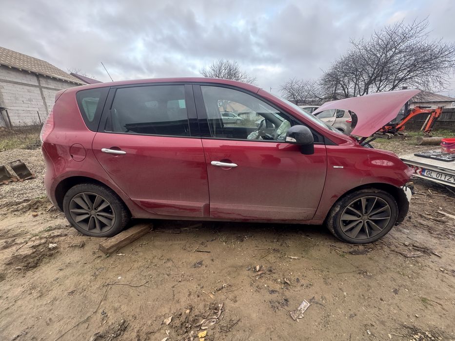 Piese caroserie renault scenic 3 Bose  motor 1.6 dci 130cp