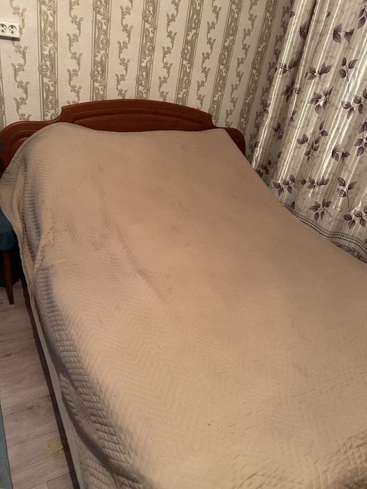 Продам спальный гарнитур