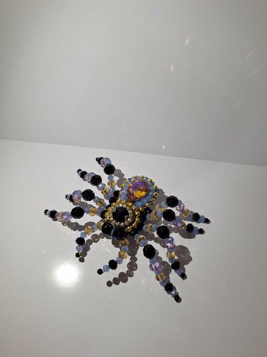 Брошь-паук ручная работа