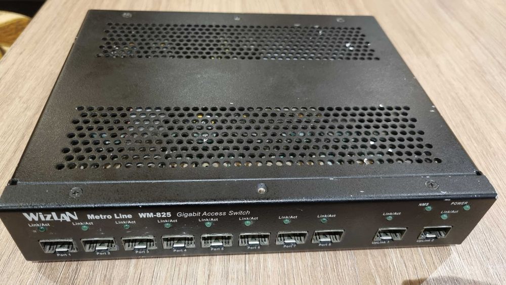 Суич Комутатор 10 портов : 100M SFP ports, 2x Gigabit SFP ports