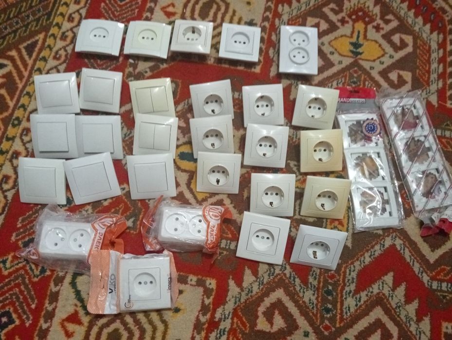 Розетки новые для дома