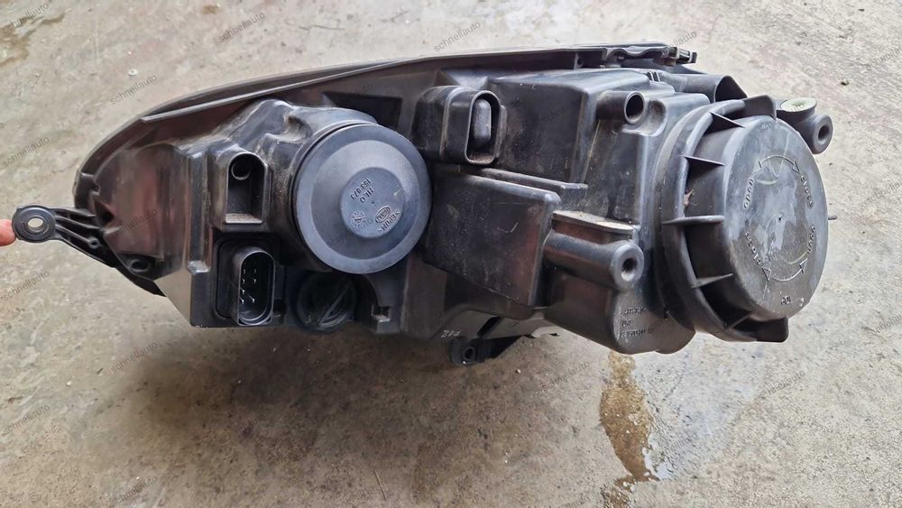 Far dreapta VW Golf 5 cod 1K6 941 006 C