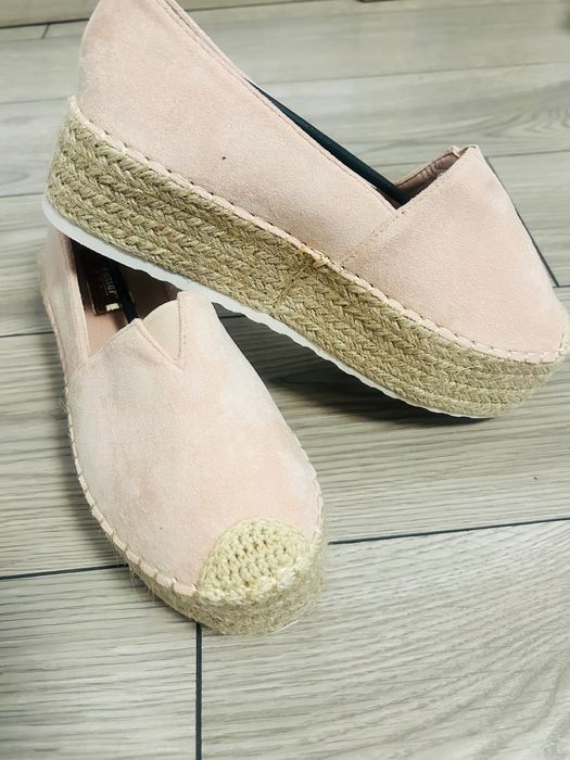 Espadrile noi cu etichetă 39