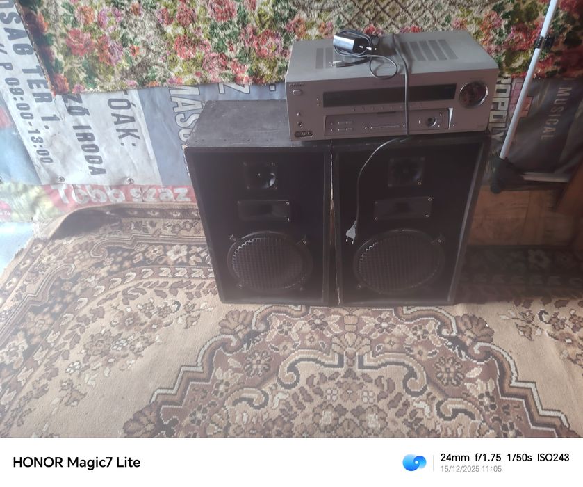 Vand boxe sony  nu trimit prin culier