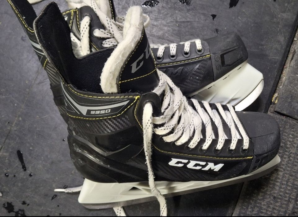 Хоккейные коньки ccm [обмен]