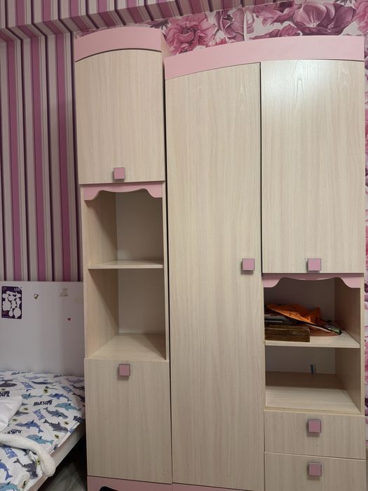 Продам детский шкаф+ полка