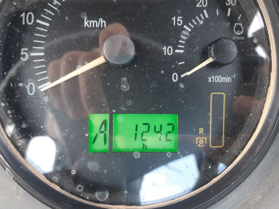 МТЗ Беларус 892 трактор сотилади янгидай 2022 йил 1700 соат ишлаган