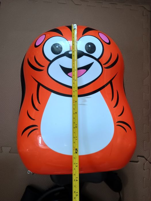 Set de călătorie Cuties and Pals, troler și rucsac model 3D tigru