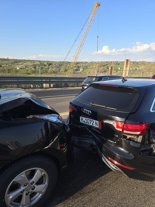 Vând Audi A4 an 2018 avariat pt piese