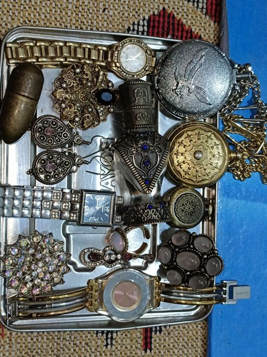 Antikvar buyumlar hammasi optim sotiladi