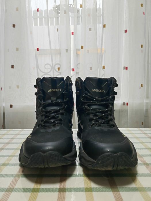 Треккинговые ботинки женские