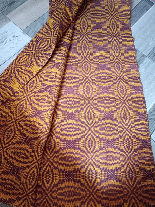 Macat tradițional țesut la război