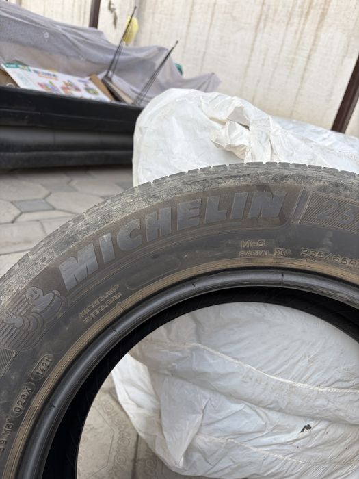 MICHELIN 235/65/18