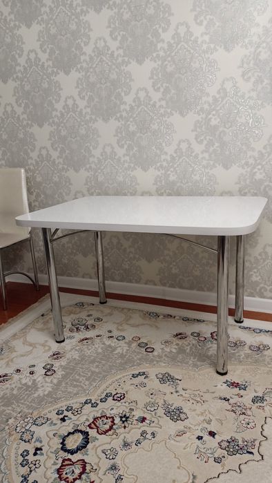 Продам срочно  стол