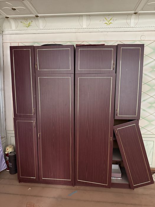 Eski mebel sotiladi b/u