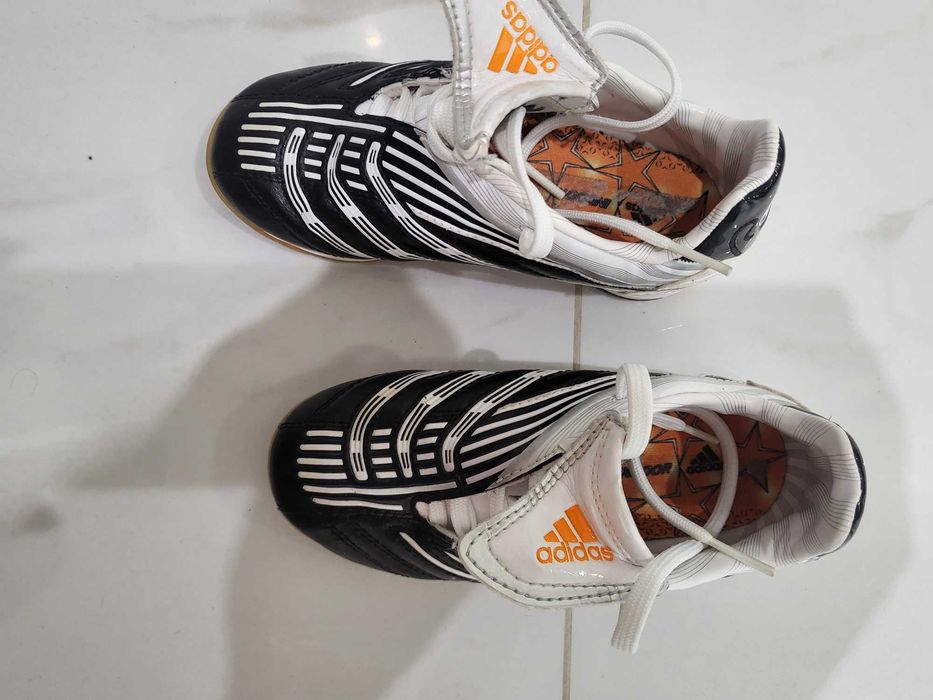 Маратонки  Adidas за футбол