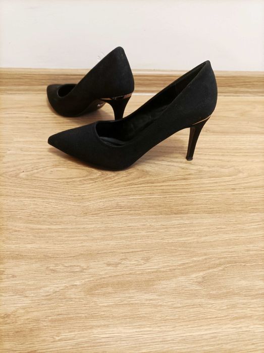 Обувки с ток, еко кожа.