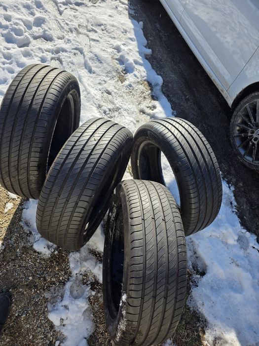 Vând cauciucuri vara