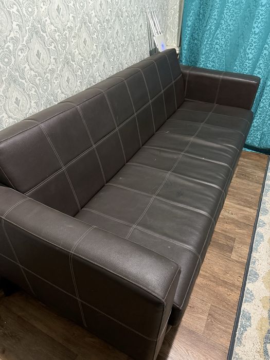 Срочно диван продам