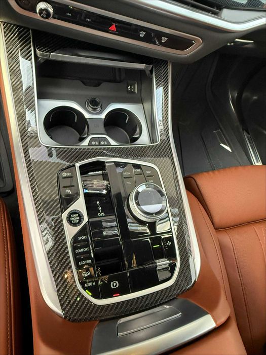 BMW X5 xDrive40i полная комплектация Full  2024 с гарантии