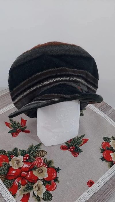 Шапки и каскети.