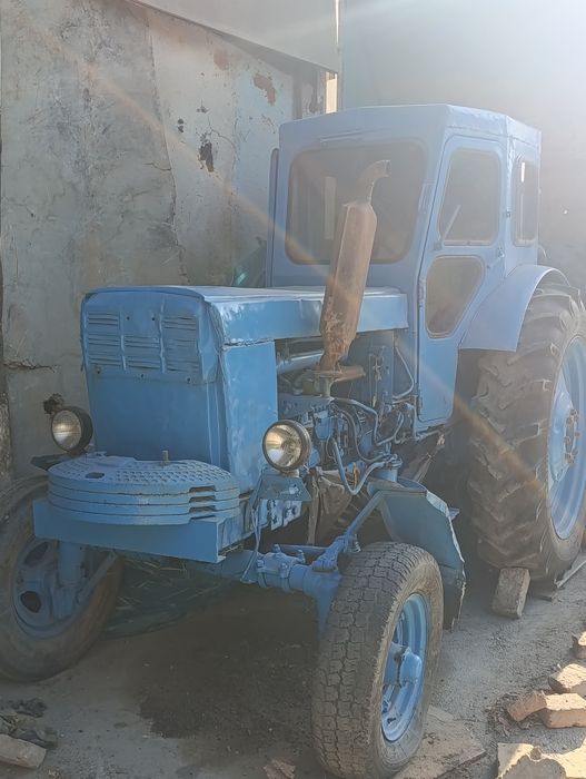 Traktor  T40 sotiladi