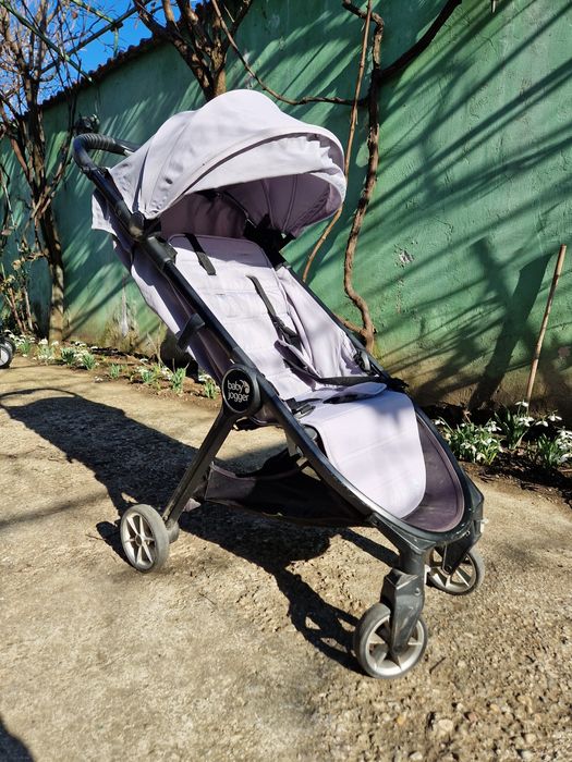 Vând cărucior Baby Jogger City Tour 2 – Stare bună, preț negociabil