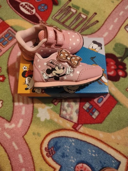 Vind in conditii bune adidași pt bebelusi