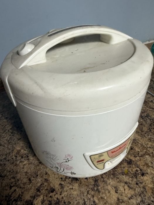 Пжродаем рисоварку ( мультиварку)